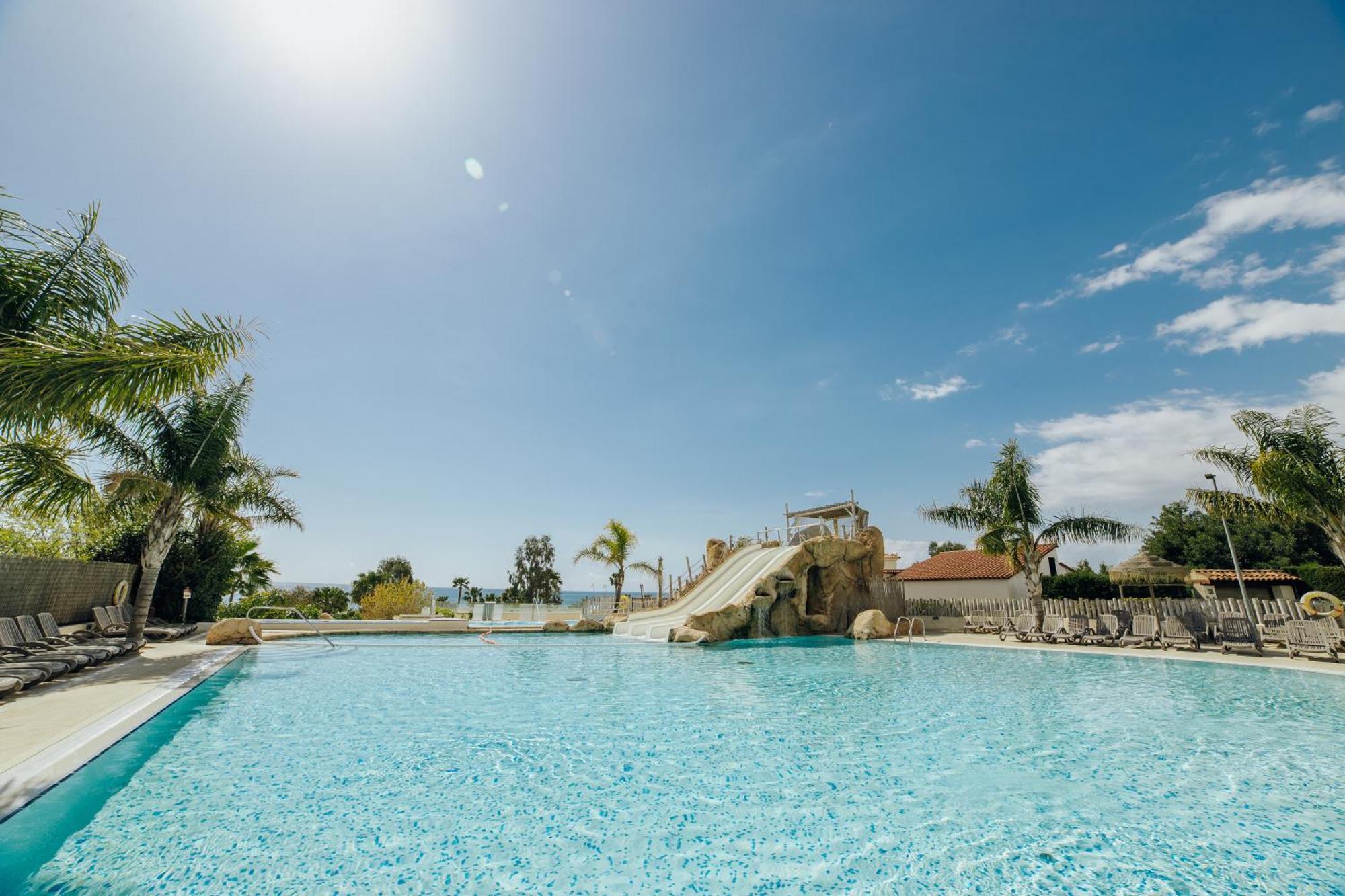Hotel Alannia Els Prats Mont-roig del Camp Zewnętrze zdjęcie